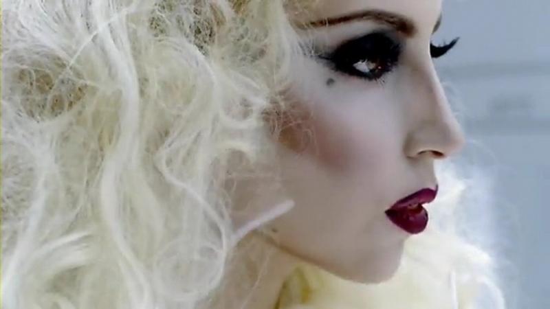 lady-gaga-bad-romance-official-video-61.